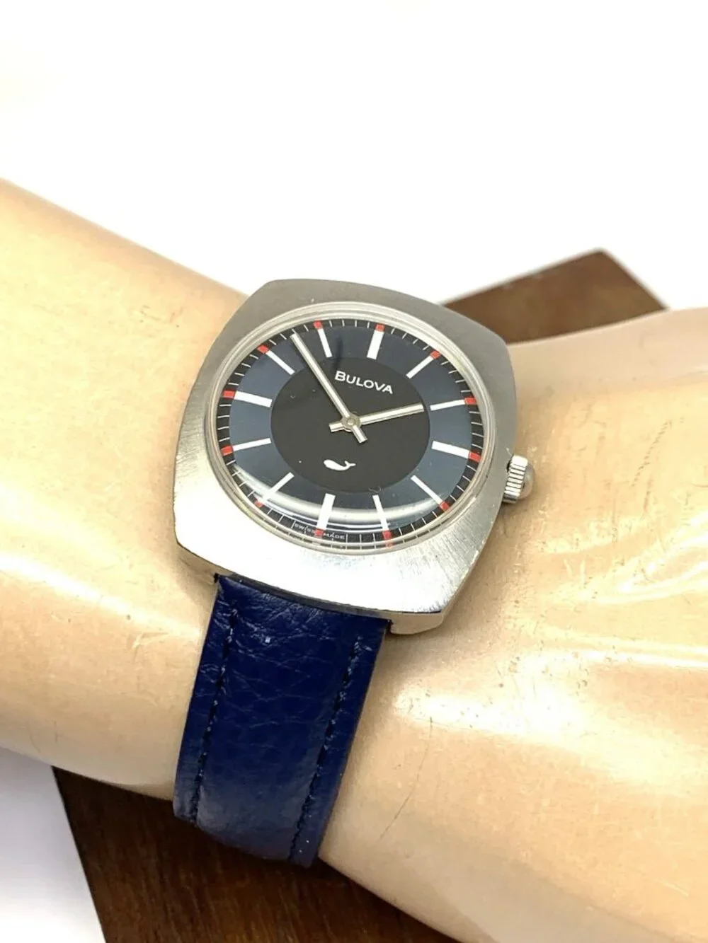 Bulova Sea King Men's Watch Vintage 1972 Swiss Manual Wind Blue Leather Band